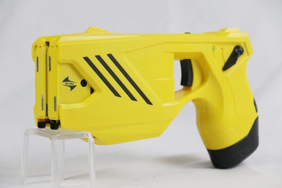 Dual Cartridges IP57 Waterproof Stun Gun with 55±5KV Output Voltage for Tactical Law Enforcement
