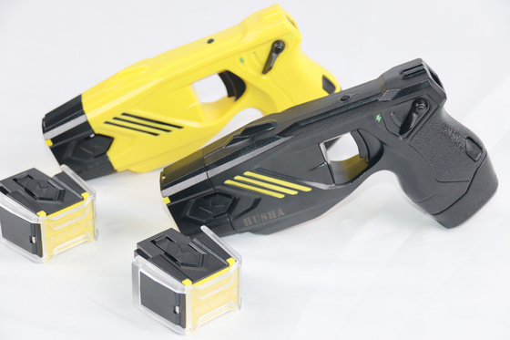 Black Or Yellow Conducted Energy Weapon For Police Use Less Lethal