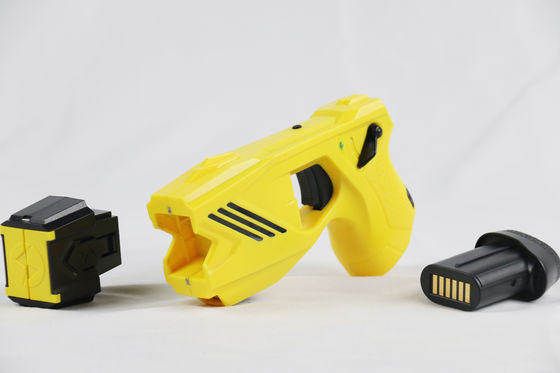 Waterproof IP57 Electric Stun Gun with 55KV Output Voltage and Rechargeable Battery for Law Enforcement